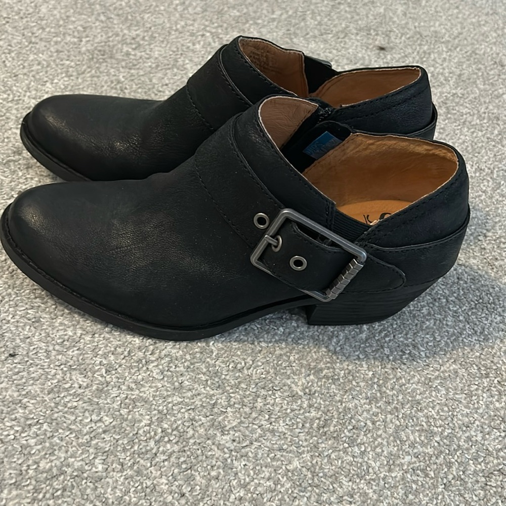 Black low heeled boots